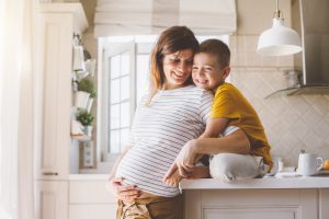 Offrez à votre enfant une expérience unique et positive grâce à notre accompagnement "Futur Grand Frère ou Grande Soeur"